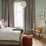 St. George Hotelli 5*